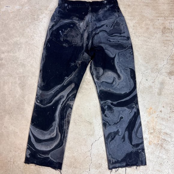 Reformation Marble Painted Cropped Distressed Black Raw Hem Jeans - 25 Waist - Picture 5 of 6